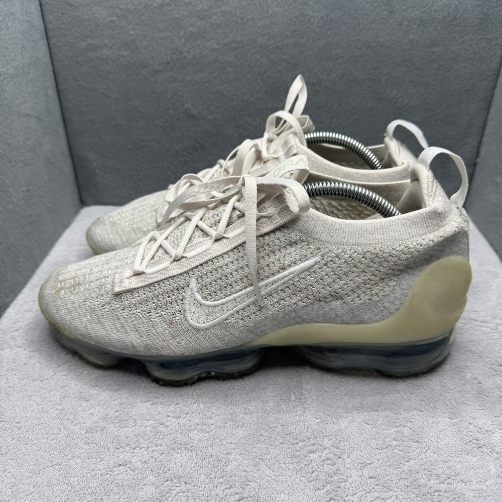 Nike Air VaporMax 2021 Flyknit White Phantom Cream Womens Size 11 DJ9975-001 - Picture 2 of 9